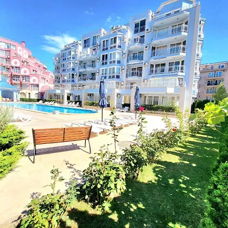 Апартаменти And In Sunny Dream Family Complex In *