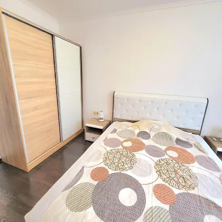 Apartment And In Sunny Dream Family Complex In